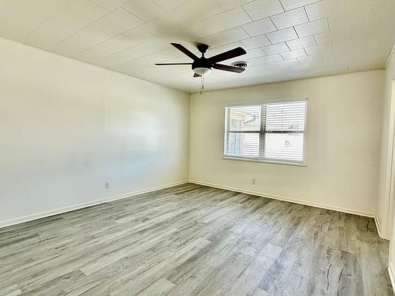 2nd image of 903 Lois St #11