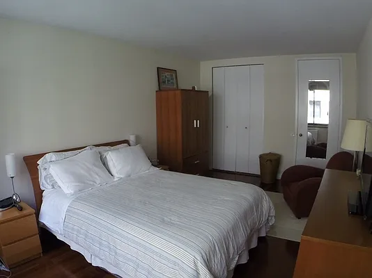 Rented by Akam Sales and Brokerage | media 14