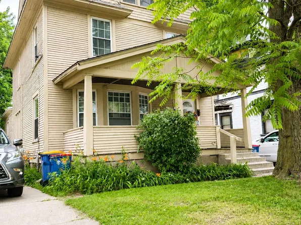 846 Eastern Ave SE, Grand Rapids, MI 49507