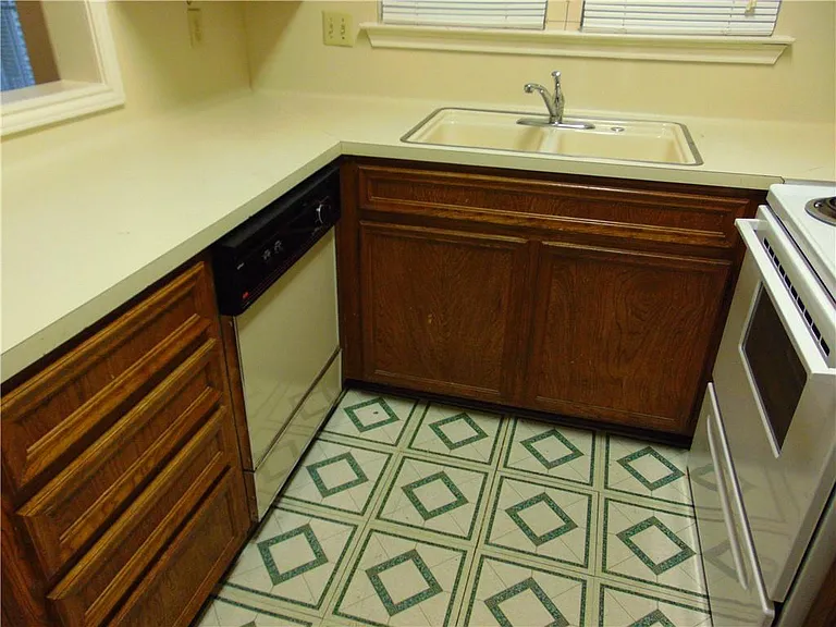 3115 Tom Green St #307 — Photo 10