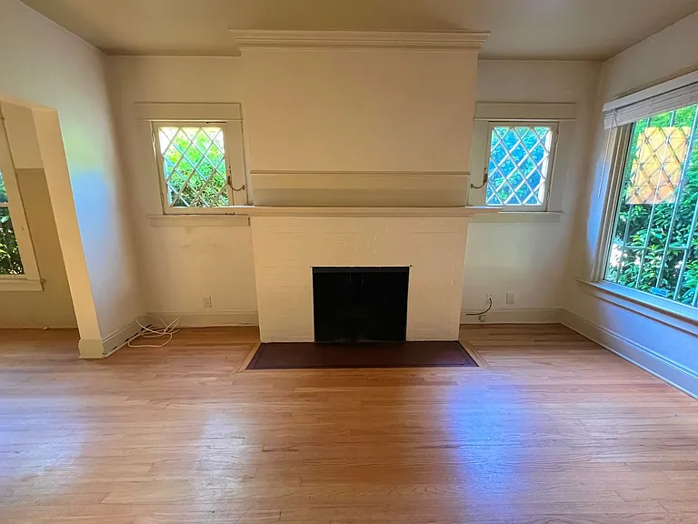 Stunning Vintage 2 Bed 1 Bath in NW 23rd! — Photo 5