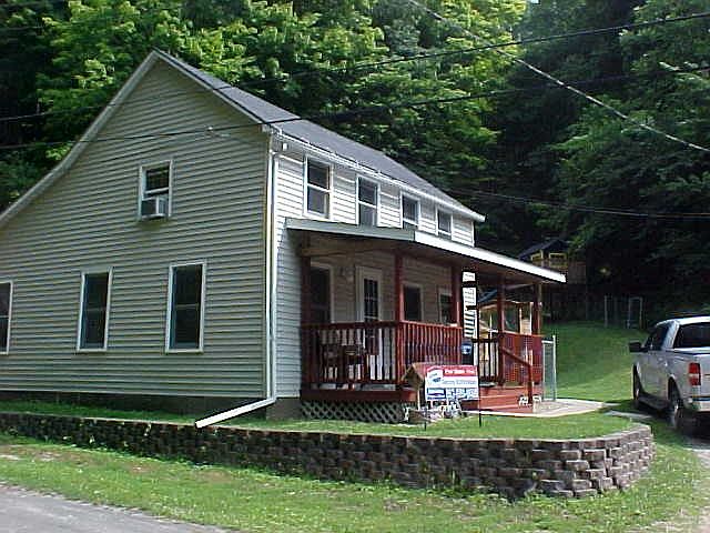 2nd image of 326 Ash St