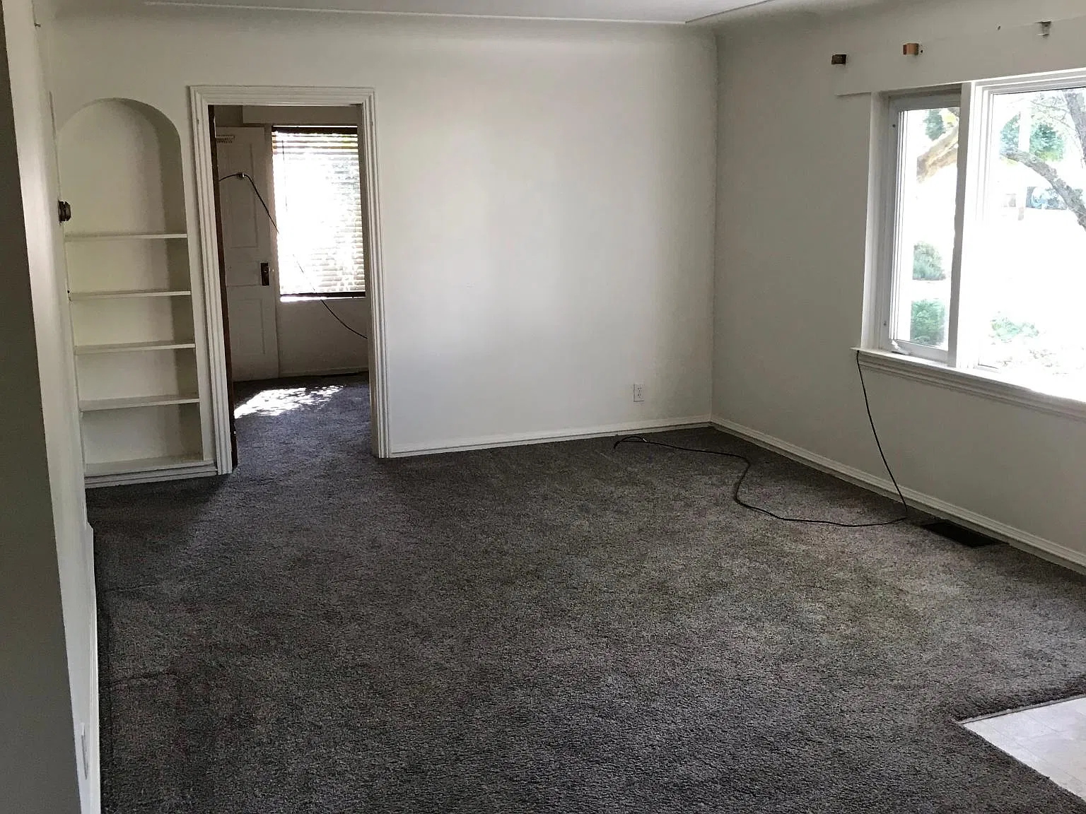 825 Crosslanes St — Photo 3