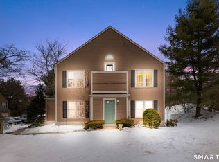 7 Newberry Ln #7, Glastonbury, CT 06033