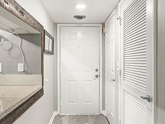 5th image of 265 Hillsboro Pl