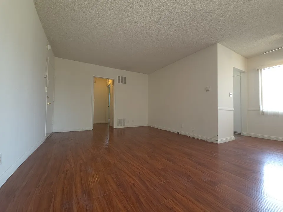 830 Crenshaw Blvd #6