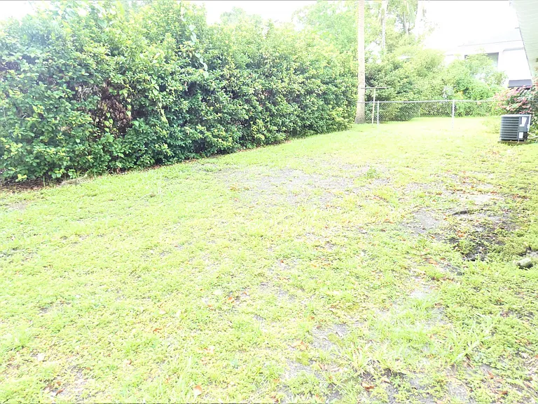 1225 E Gore St — Photo 10