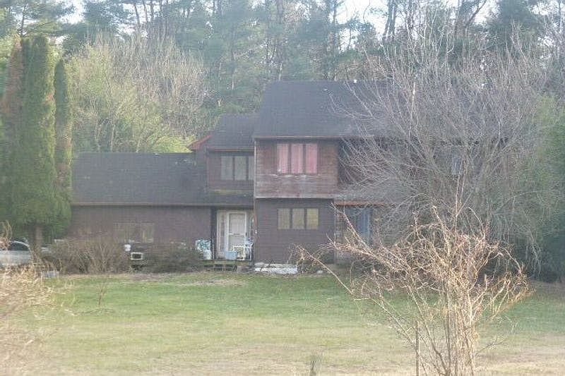 1st image of 875 Frank Rd