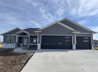 2337 Crossing Meadows Dr, Manitowoc, WI 54220