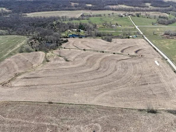 Drake Ave, Pattonsburg, MO 64670