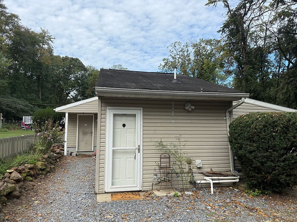 1st image of 7842 Water Oak Point Rd #B