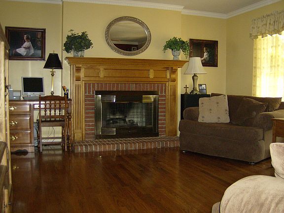 2nd image of 202 Waterbury Ct
