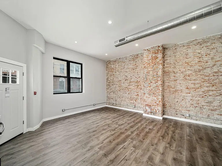 1439 S 6th St #1F — Photo 2