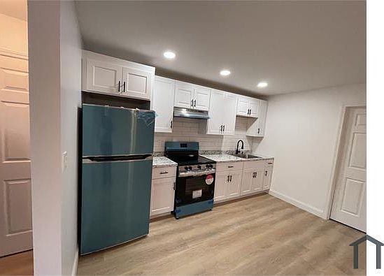 1st image of 44 Highland St #10
