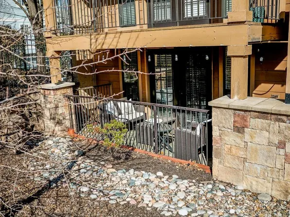 4727 Jarboe St APT 11, Kansas City, MO 64112