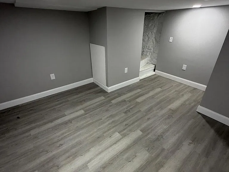 324 W Chestnut St — Photo 15