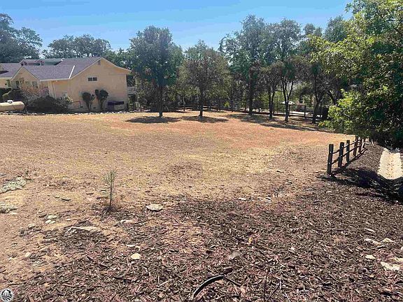 2nd image of 760 Live Oak Dr