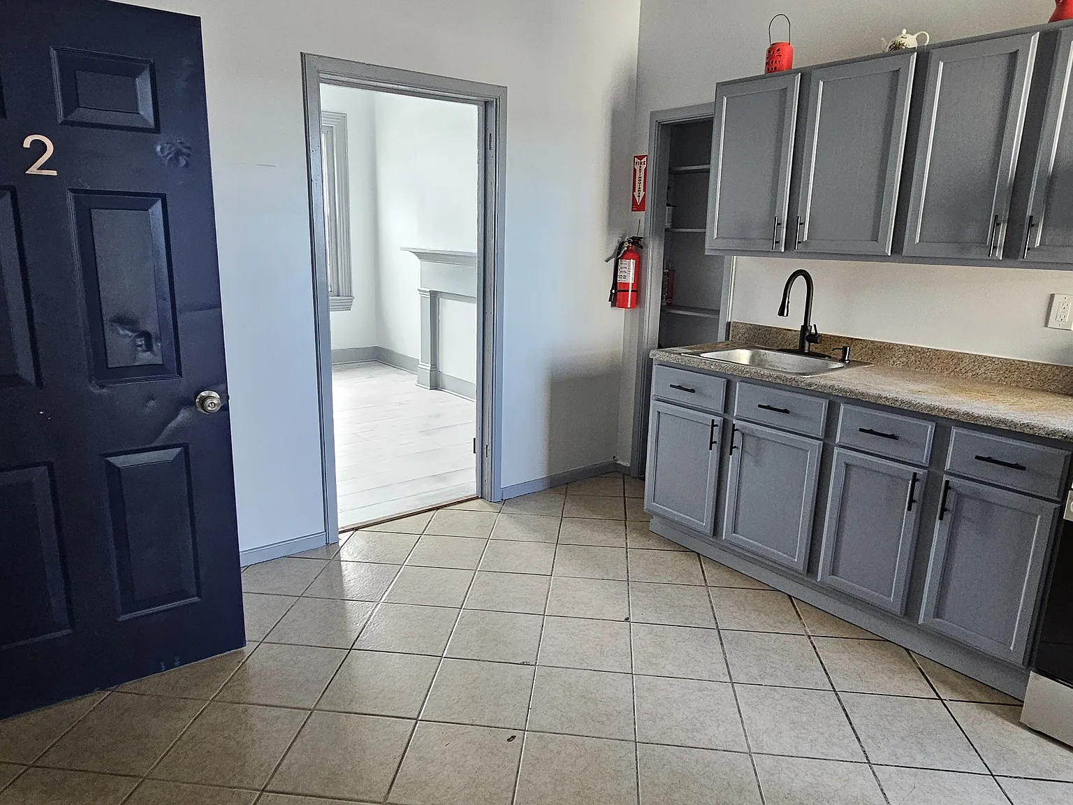 2 bed, 800 sqft, $1,425 — Photo 3