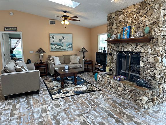 3rd image of 2219 Umbrella Tree Dr