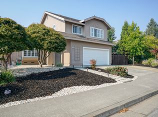 710 Natalie Dr, Windsor, CA 95492