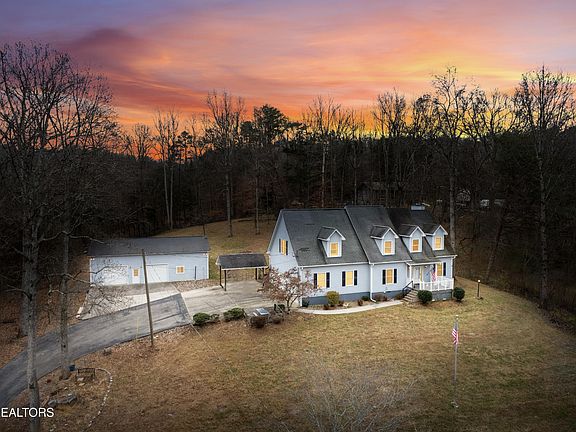 3rd image of 3827 Quarry Rd