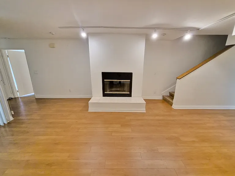 1114 14th St #B — Photo 5