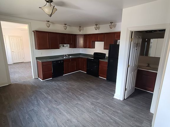 2nd image of 526 W Michigan Ave APT 3