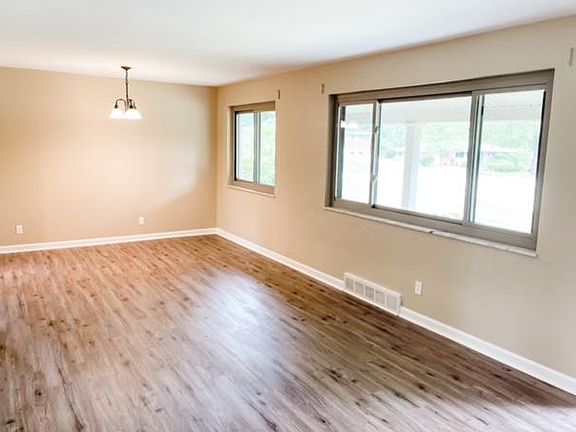 3rd image of 11870 Twillwood Dr