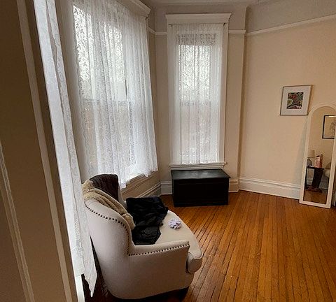 4th image of 907 W Newport Ave #2
