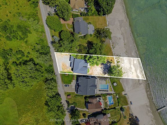 2nd image of 3561 Yacht Harbour Rd