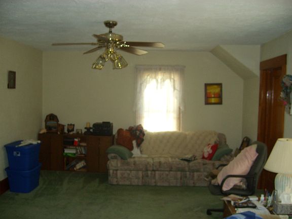4th image of 209 N Doane