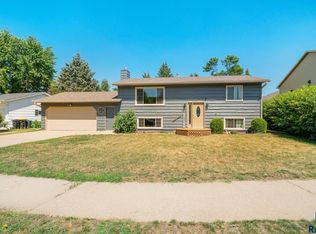 1616 S Doodler Dr, Sioux Falls, SD 57103