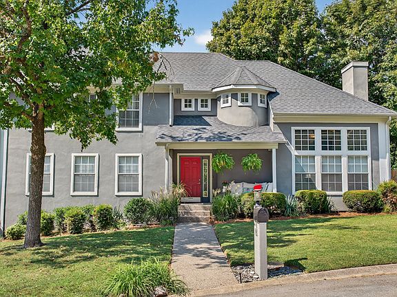 4th image of 301 Poplar Hill Ct