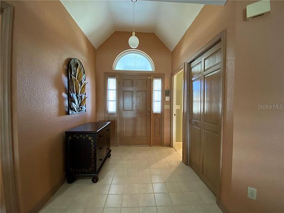 5th image of 2061 Oswego Ave