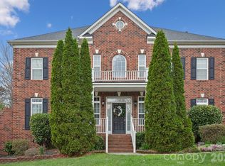9018 Kensington Forest Dr, Harrisburg, NC 28075