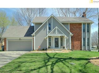 14517 S Summertree Ln, Olathe, KS 66062