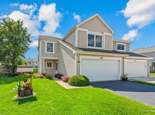 1419 S Pembroke Dr, South Elgin, IL 60177