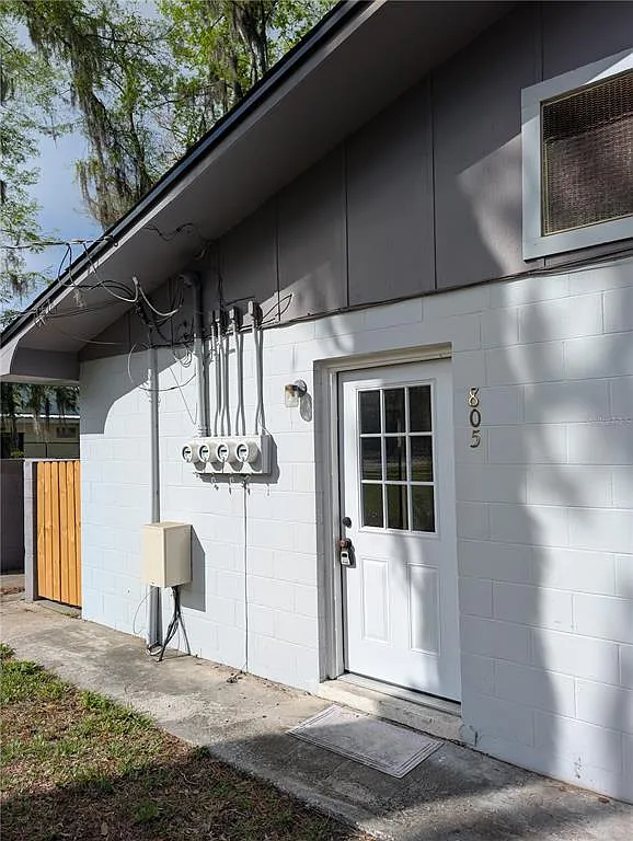 2 bed, 1.0 bath, 777 sqft, $1,100 — Photo 1