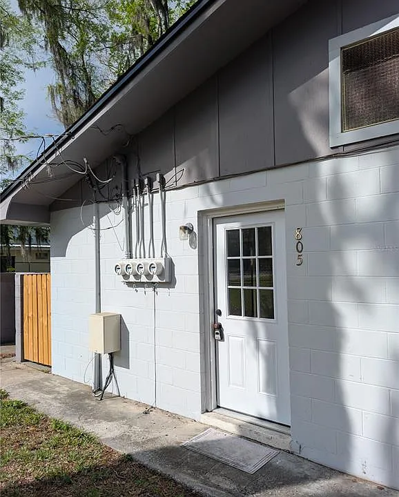 805 NW 40th Ave