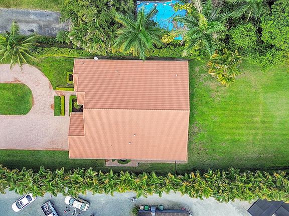 4th image of 4850 SW 61st Avenue