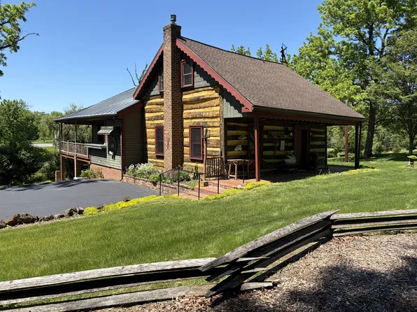211 Ridge Dr, Carlisle, PA 17015