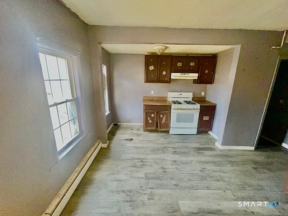 4th image of 161 Washington Street