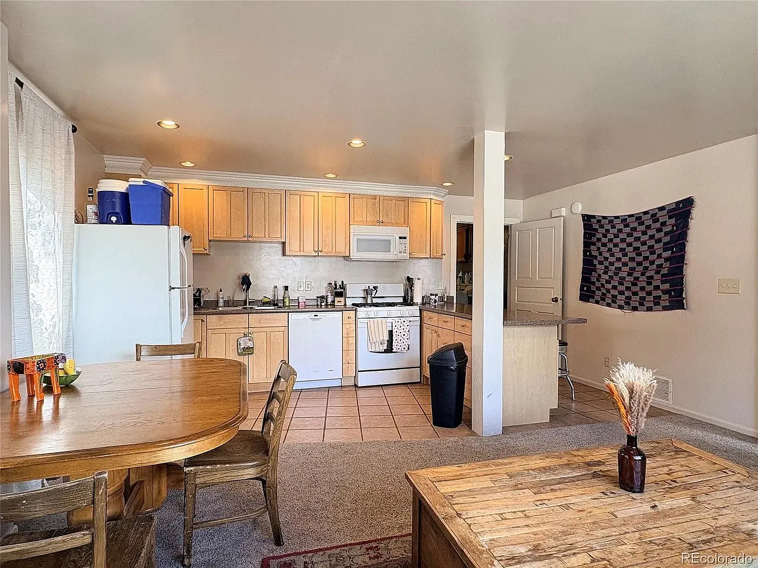 4 bed, 1800 sqft, $900 — Photo 3