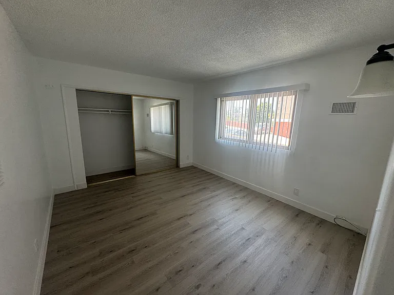 8619 Belford Ave #14 — Photo 11