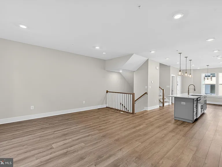 2507 Light St — Photo 14