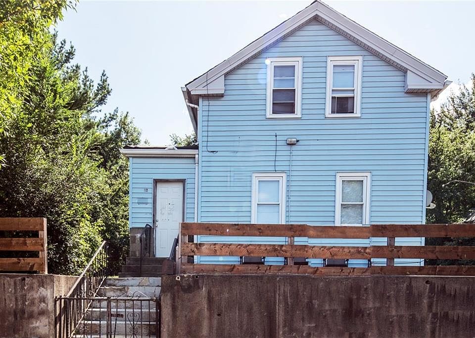 1st image of 52 Borinquen St