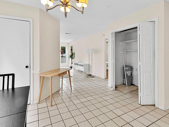 5th image of 1907 W Loop