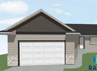 5528 E Brennan Dr, Sioux Falls, SD 57110