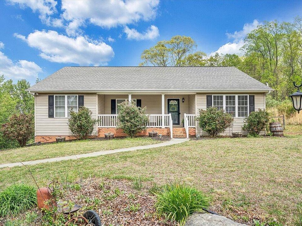 1st image of 686 Pinehaven Rd