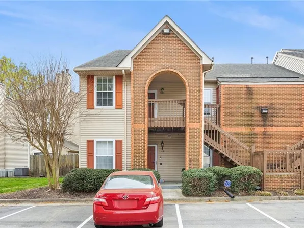 1037 Gas Light Ln, Virginia Beach, VA 23462